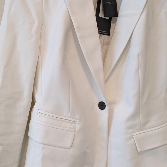 NWT RW&Co White Blazer with Silver Colar - Picture 7 of 8